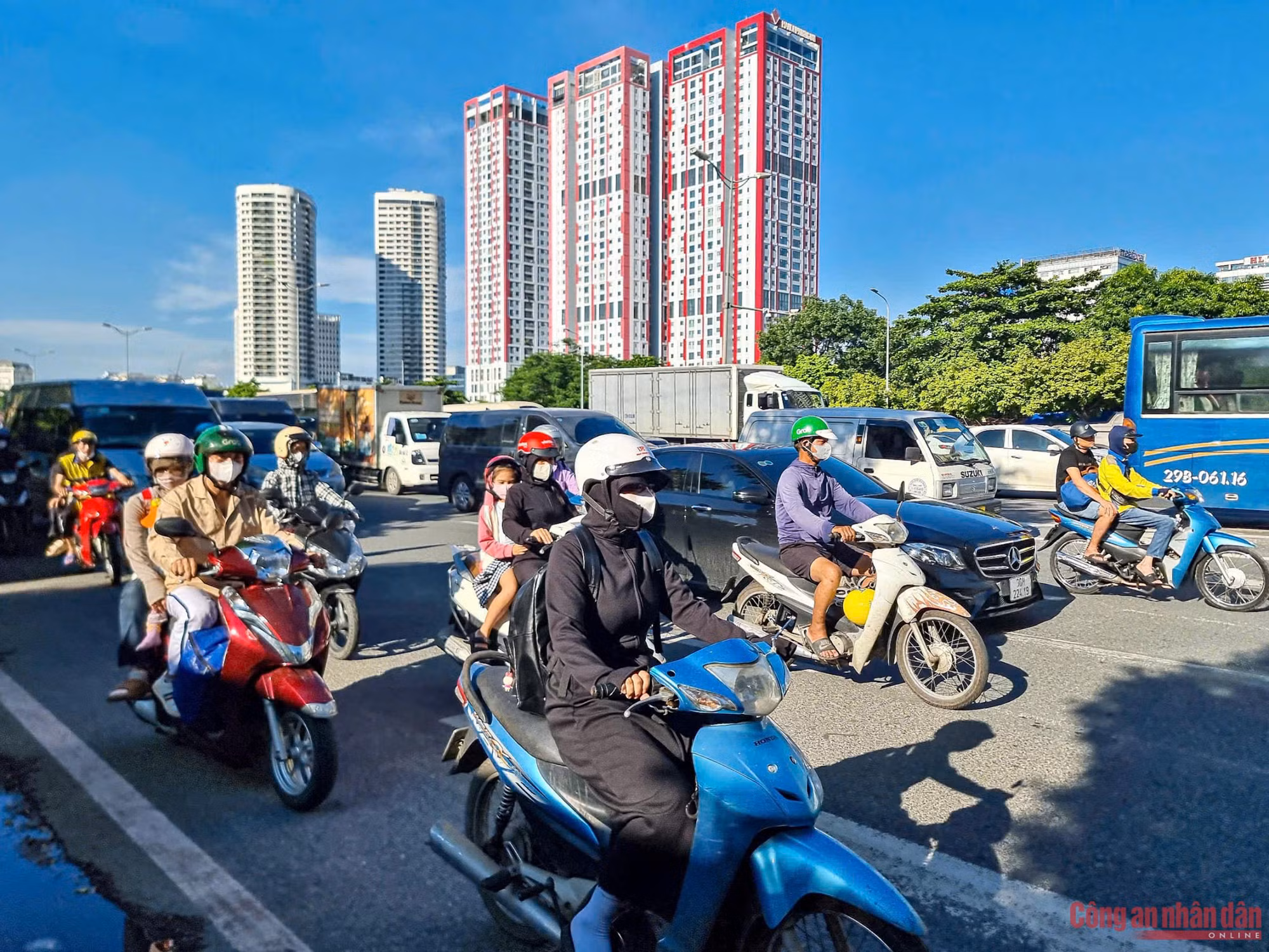 Người dân Hà Nội rời Thủ đô bắt đầu kỳ nghỉ lễ Quốc khánh 2/9 -1