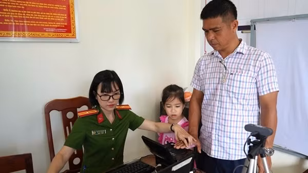 Nỗ lực triển khai thực hiện Luật Căn cước: “Còn dân là còn làm”