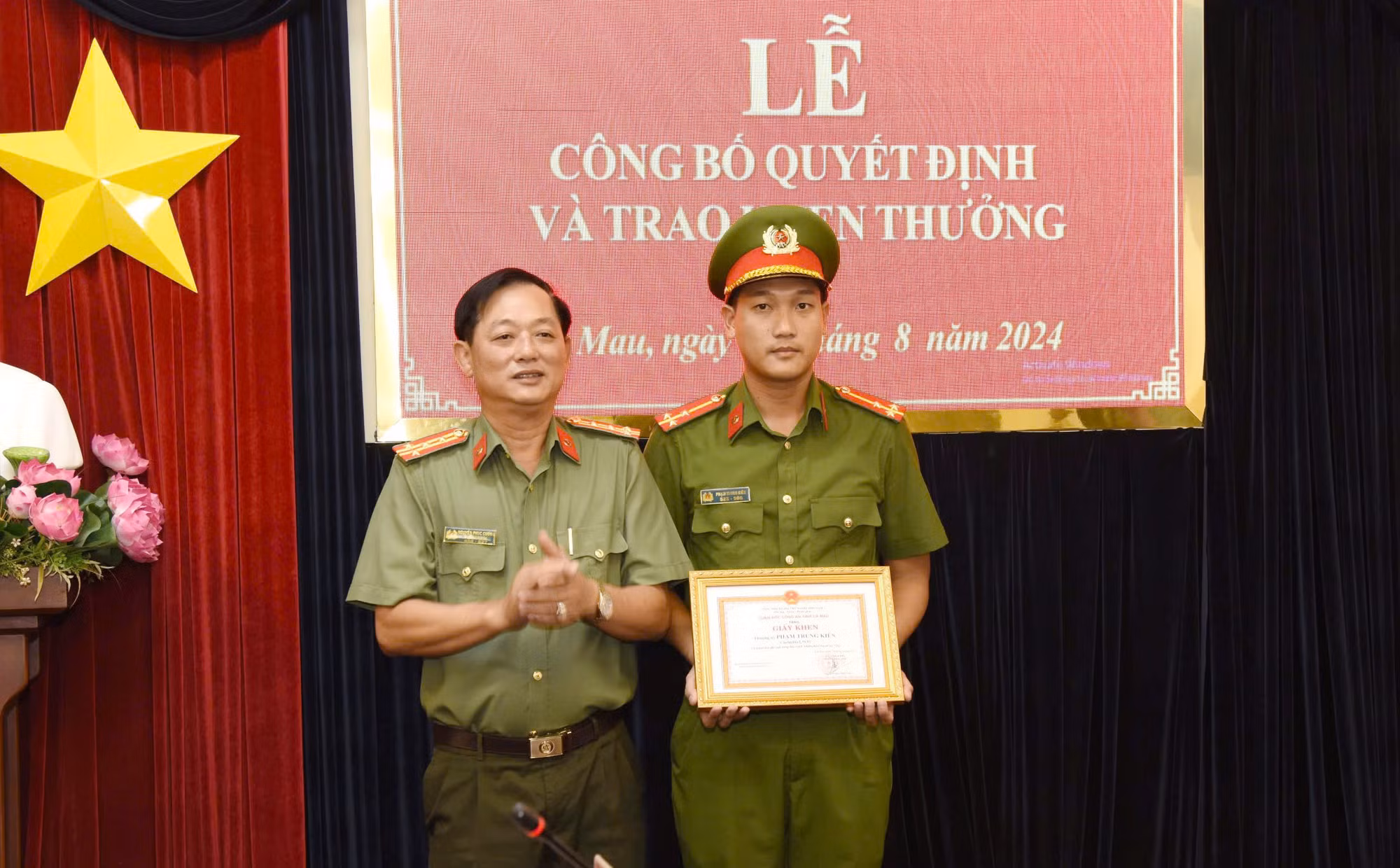 Khen thưởng lực lượng triệt phá băng nhóm trộm đường sông chuyên nghiệp ở Cà Mau -0