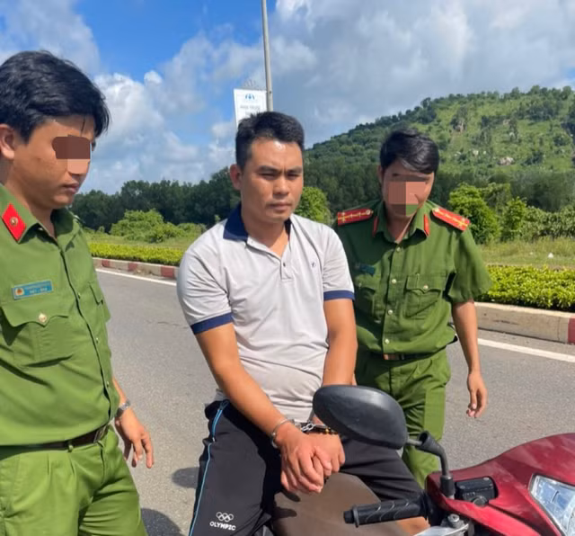 Khen thưởng các tập thể, cá nhân phá án nhanh vụ hiếp dâm ở Đồi Cừu -0