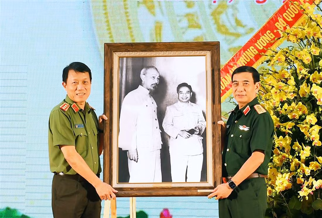 QĐND và CAND luôn kề vai, sát cánh, đoàn kết thực hiện thắng lợi nhiệm vụ quốc phòng, an ninh -0