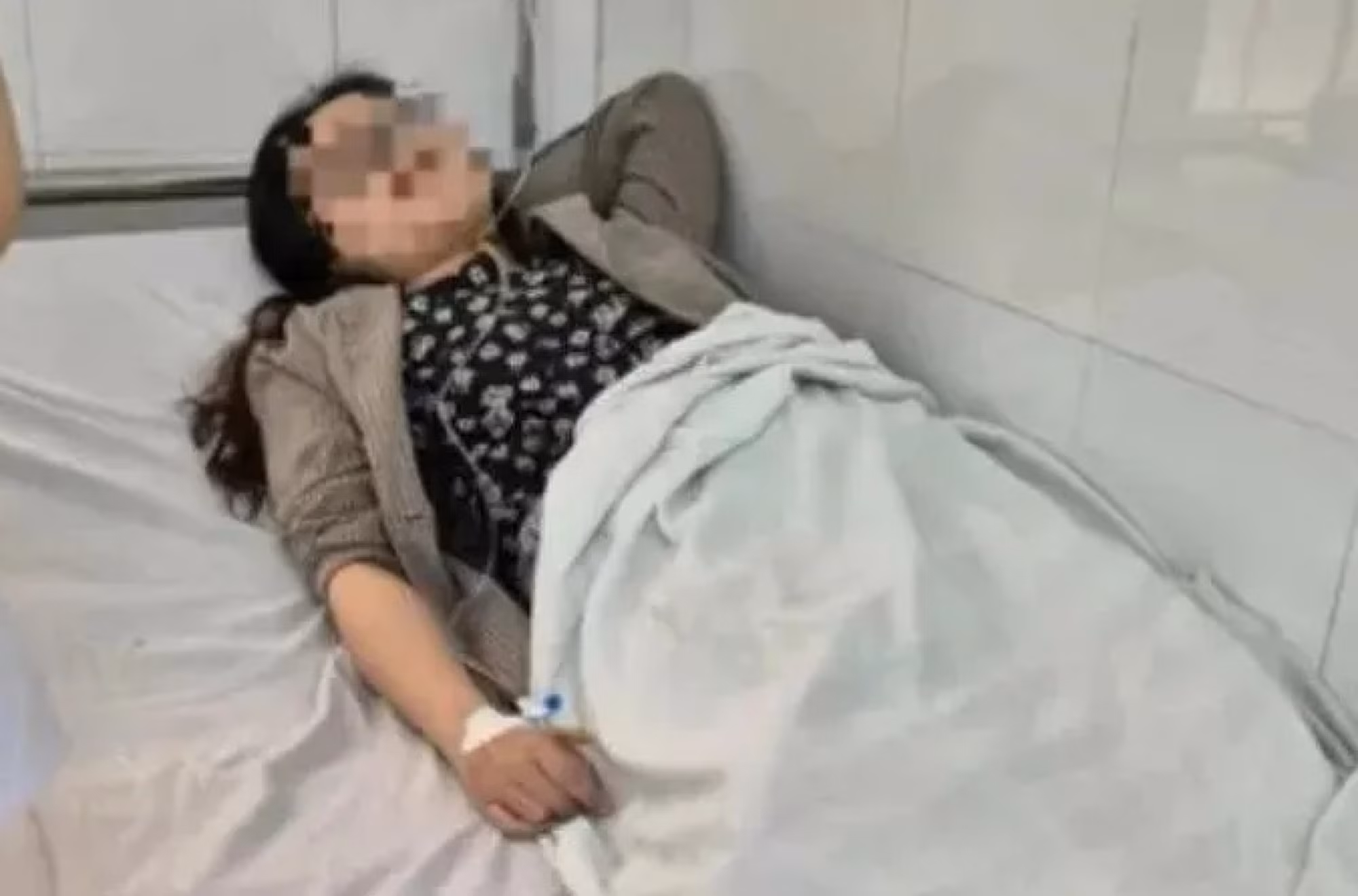 16 du khách nghi ngộ độc thực phẩm phải nhập viện ở Quảng Ninh -0