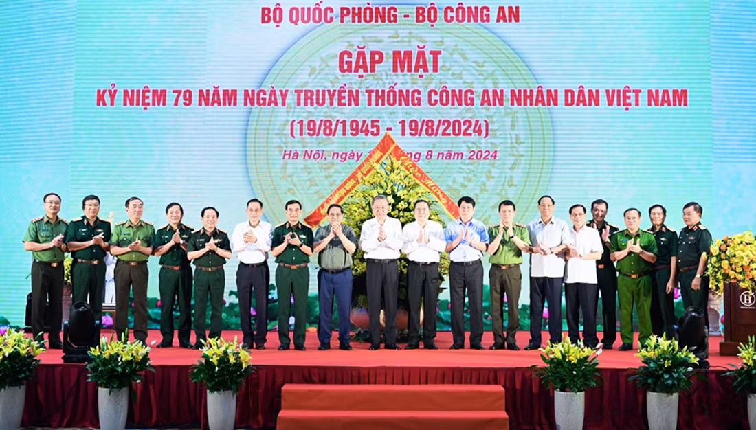 QĐND và CAND luôn kề vai, sát cánh, đoàn kết thực hiện thắng lợi nhiệm vụ quốc phòng, an ninh -0
