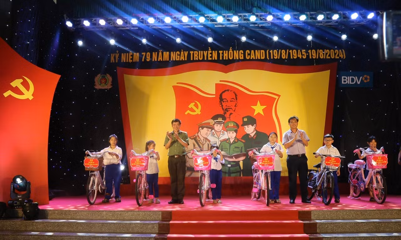 Cục Viễn thông và cơ yếu tổ chức nhiều hoạt động sinh hoạt chính trị ý nghĩa tại quê hương Bác -0
