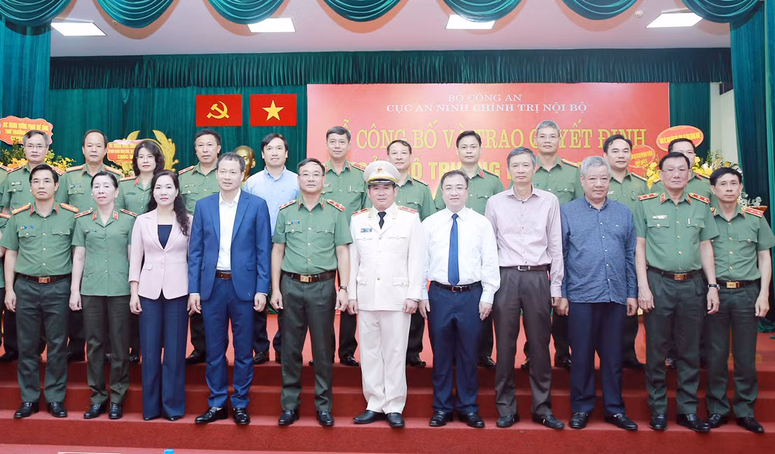 Điều động Thiếu tướng Đinh Văn Nơi giữ chức vụ Cục trưởng Cục An ninh chính trị nội bộ -0