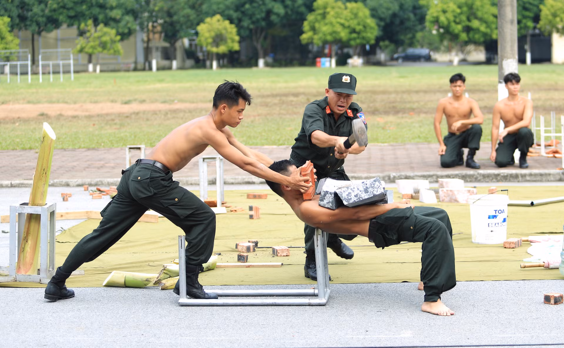 Đoàn đại biểu cán bộ quy hoạch Ủy viên Trung ương Đảng khóa XIV tham quan thực tế tại Bộ Tư lệnh CSCĐ -2