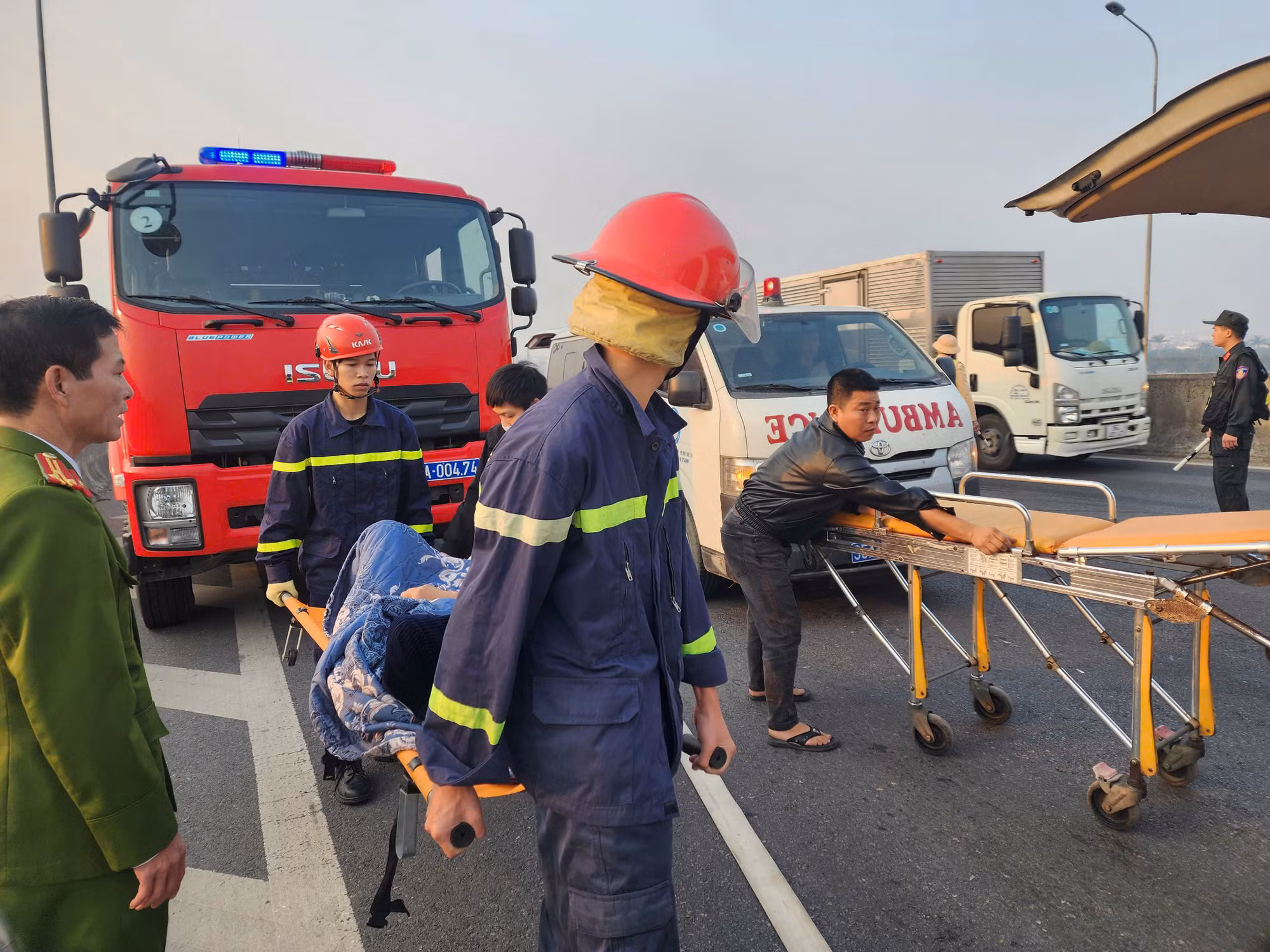 Cứu&nbsp;thành công 16 người bị thương trên xe khách&nbsp;bị tai nạn&nbsp;trên đường cao tốc -0
