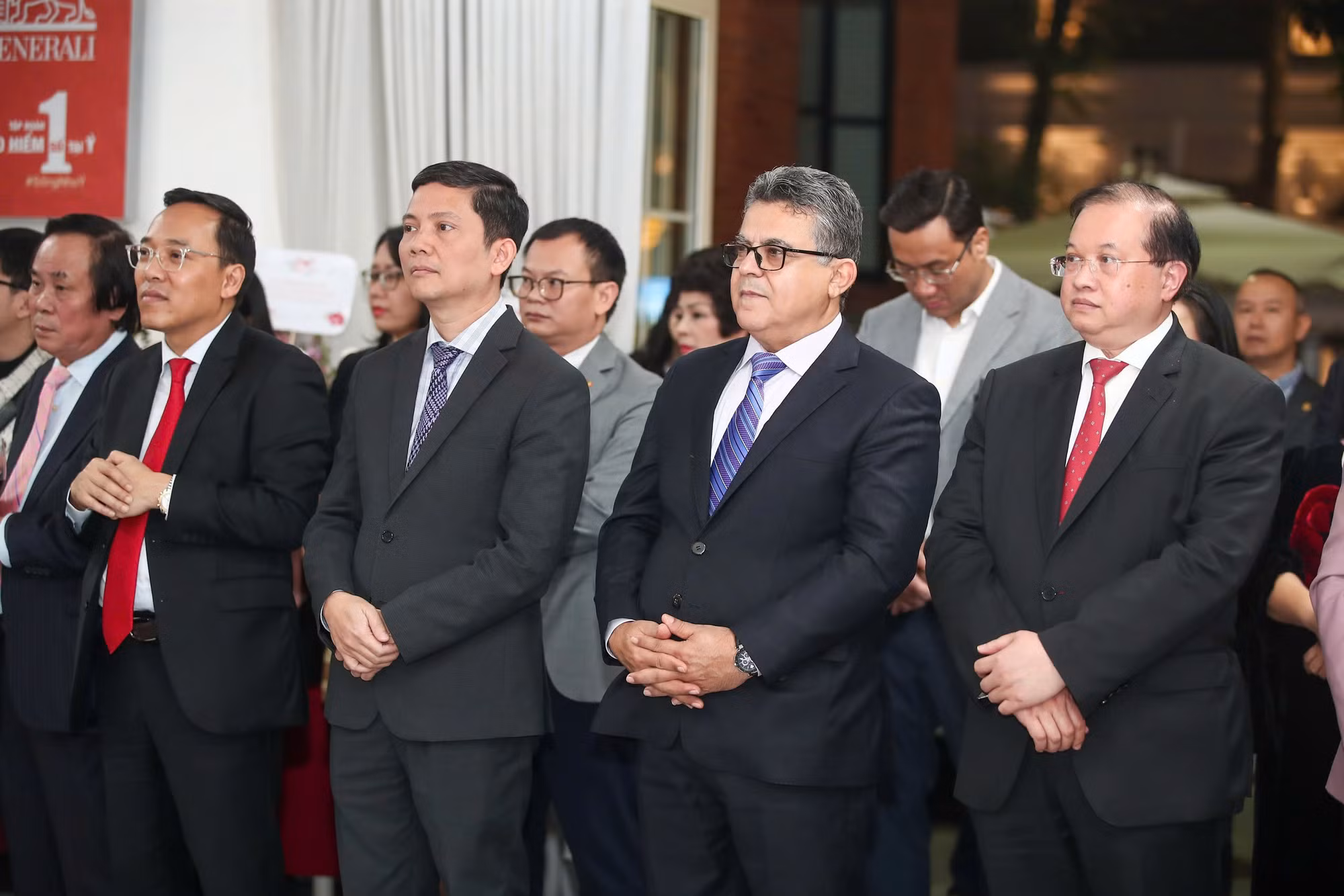 Trao Huân chương Công trạng của Cộng hòa Italia cho TS Nguyễn Phương Hòa -0