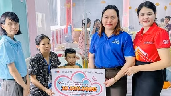 Long Châu đồng hành cùng Quỹ Hy vọng, trao yêu thương đến các bệnh nhi nghèo