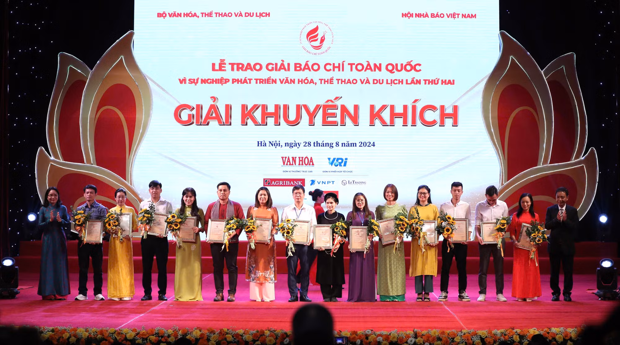Trao Giải Báo chí toàn quốc “Vì sự nghiệp phát triển Văn hóa, Thể thao và Du lịch” lần thứ hai -0