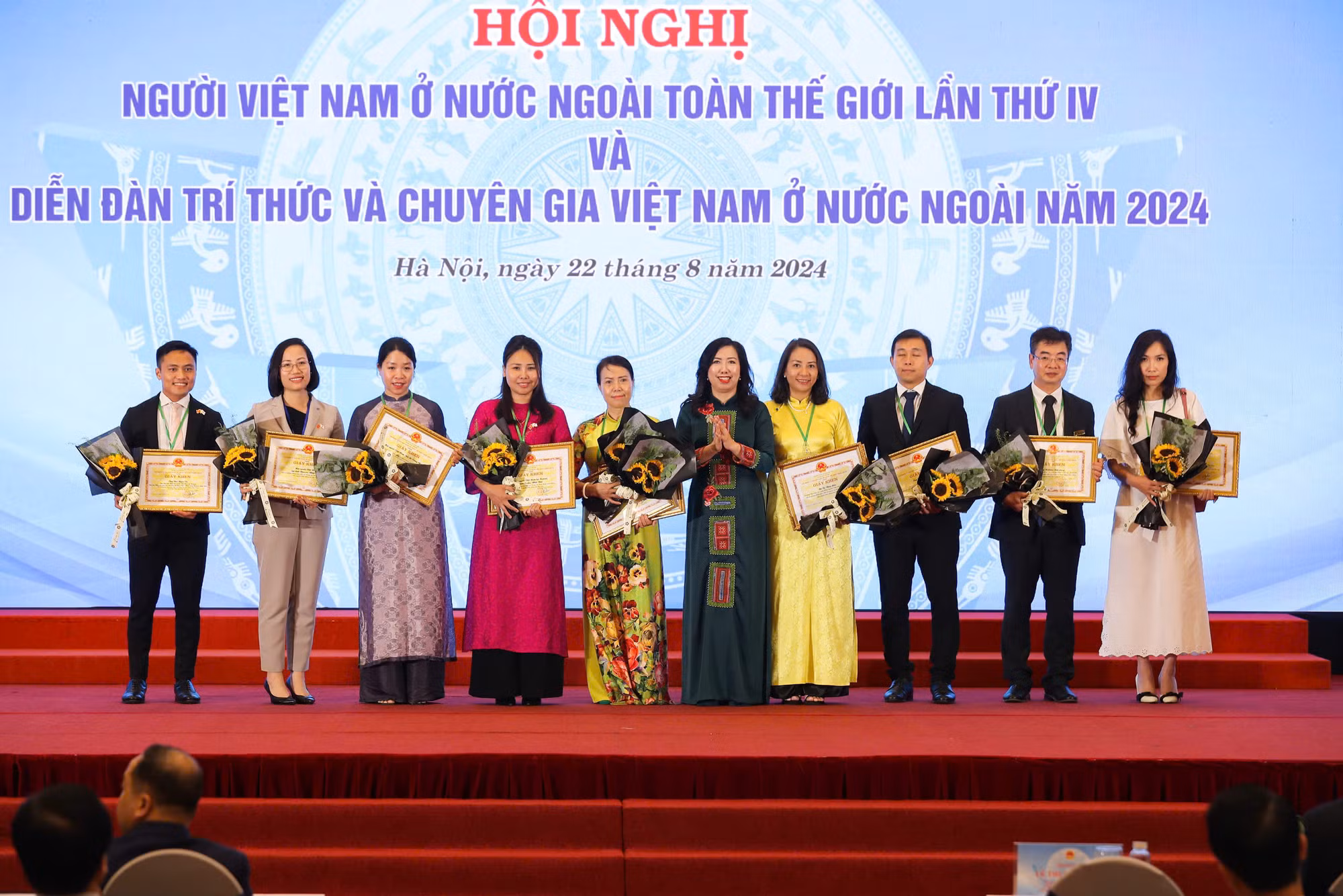 Bế mạc Hội nghị người Việt Nam ở nước ngoài toàn thế giới lần thứ 4 -0