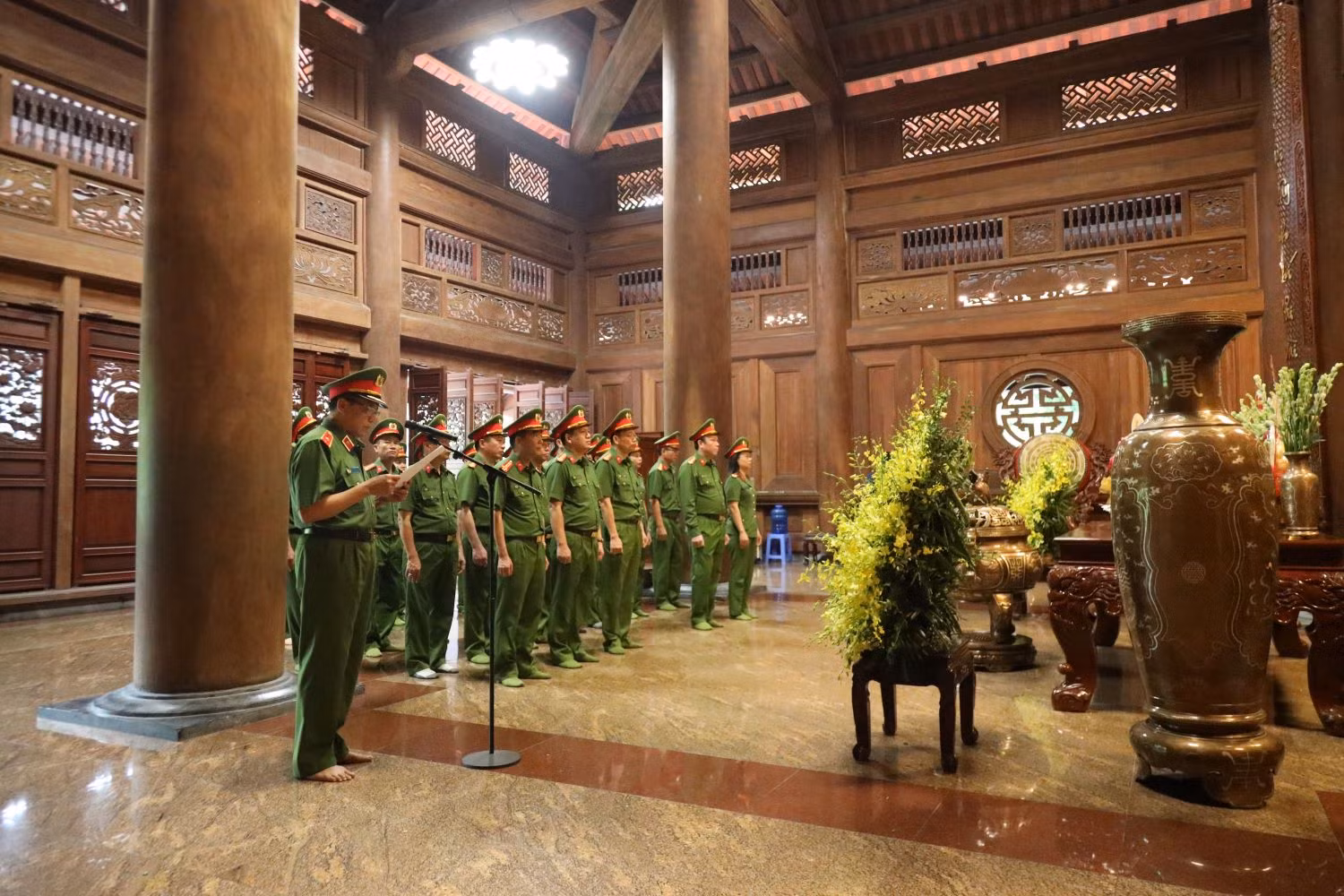 Cụm thi đua số 4 - Khối các đơn vị trực thuộc Bộ Công an báo công dâng Bác tại Khu di tích K9 -0