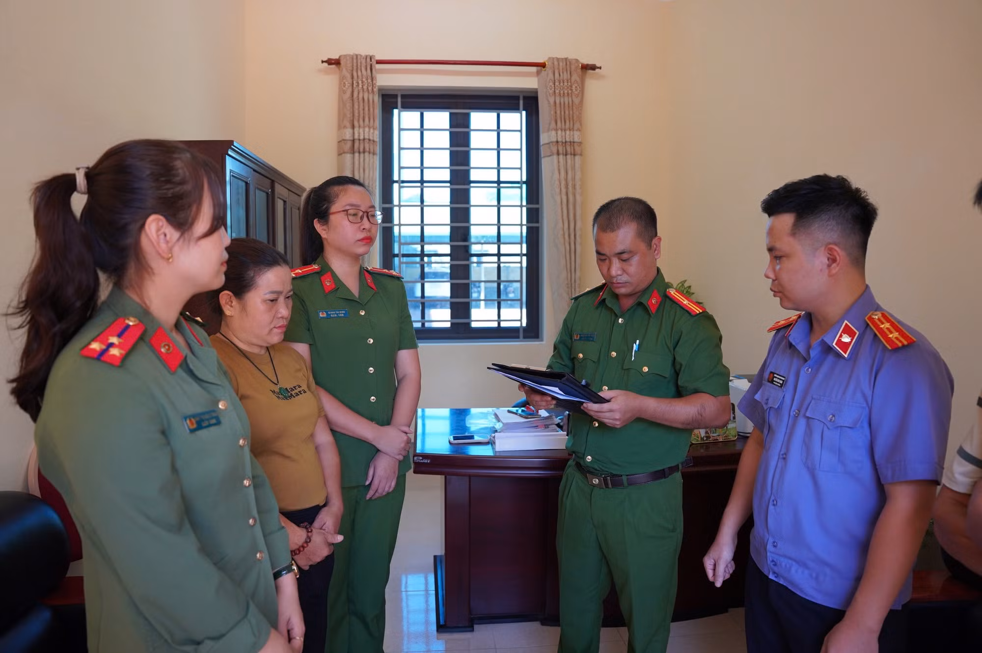  Bắt nữ quái lừa chạy việc chiếm đoạt 400 triệu đồng -0