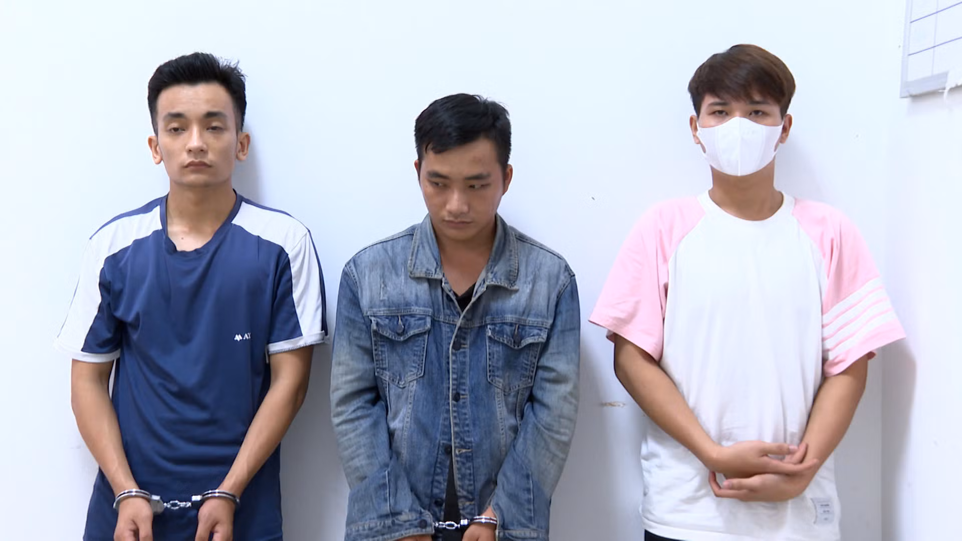 Đánh chết người do ghen tuông vô cớ với khách hát karaoke -0