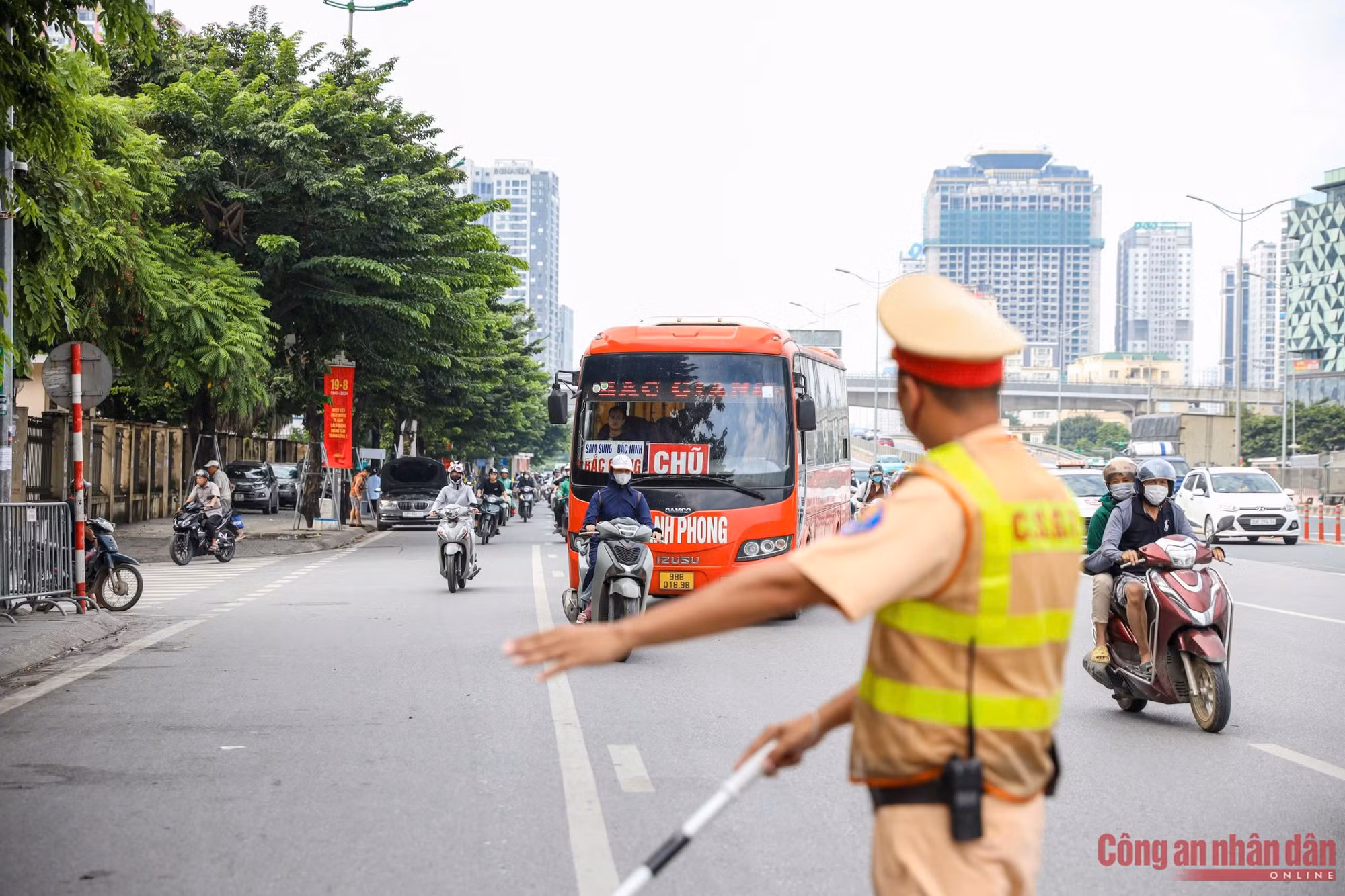 CSGT Hà Nội ra quân cao điểm bảo đảm TTATGT dịp Quốc khánh 2/9 -0