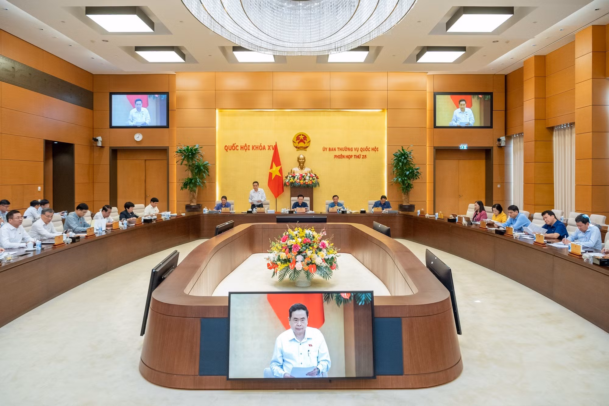 Giảm thời gian đóng để khắc phục tình trạng rút bảo hiểm xã hội một lần -0