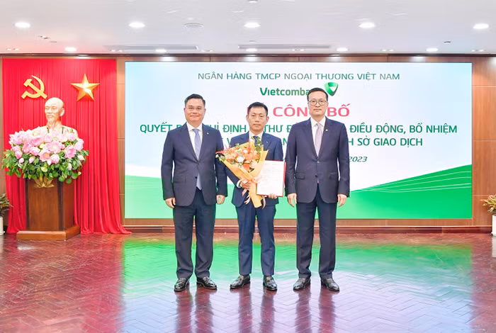 Vietcombank công bố các quyết định bổ nhiệm Phó Tổng Giám đốc và nhân sự lãnh đạo tại Trụ sở chính, Chi nhánh -1