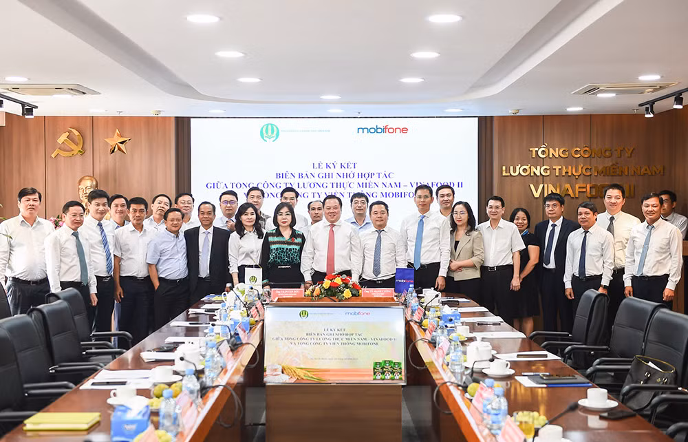 MobiFone ký kết Thỏa thuận hợp tác chuyển đổi số cùng Vinafood II -0