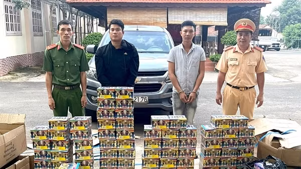Bình Phước bắt 2 vụ vận chuyển trái phép&nbsp;pháo nổ