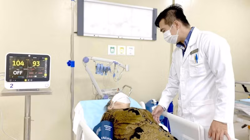 Nhiều người bệnh mãn tính mắc cúm bị biến chứng phải nhập viện -0