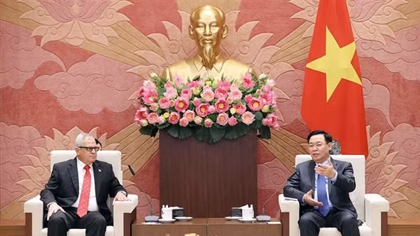 Chủ tịch Quốc hội Vương Đình Huệ tiếp Tổng Thư ký Quốc hội và Hội đồng Nhà nước Cuba