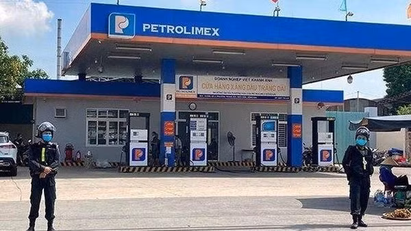 Ông trùm phân phối xăng lậu khai “gửi nhờ” 12 tỷ đồng chỗ người tình chứ không phải cho