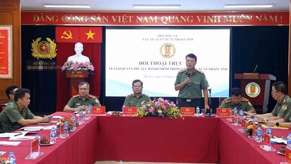 Nâng cao hơn nữa chất lượng, hiệu quả các thủ tục hành chính trong lĩnh vực xuất nhập cảnh