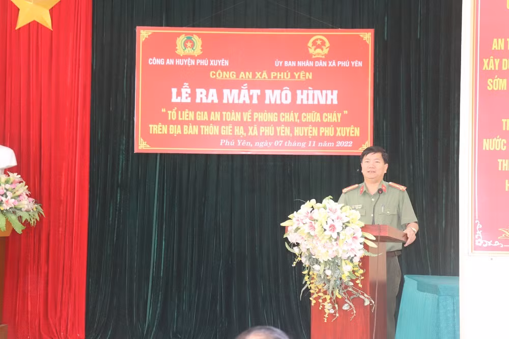 Phú Xuyên ra mắt mô hình “Tổ liên gia an toàn về phòng cháy, chữa cháy tại khu dân cư trên địa bàn thôn Giẽ Hạ, xã Phú Yên” -0