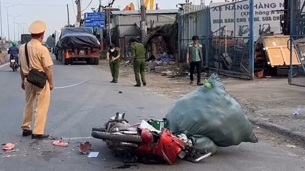 Xe đầu kéo lùi cán một phụ nữ tử vong