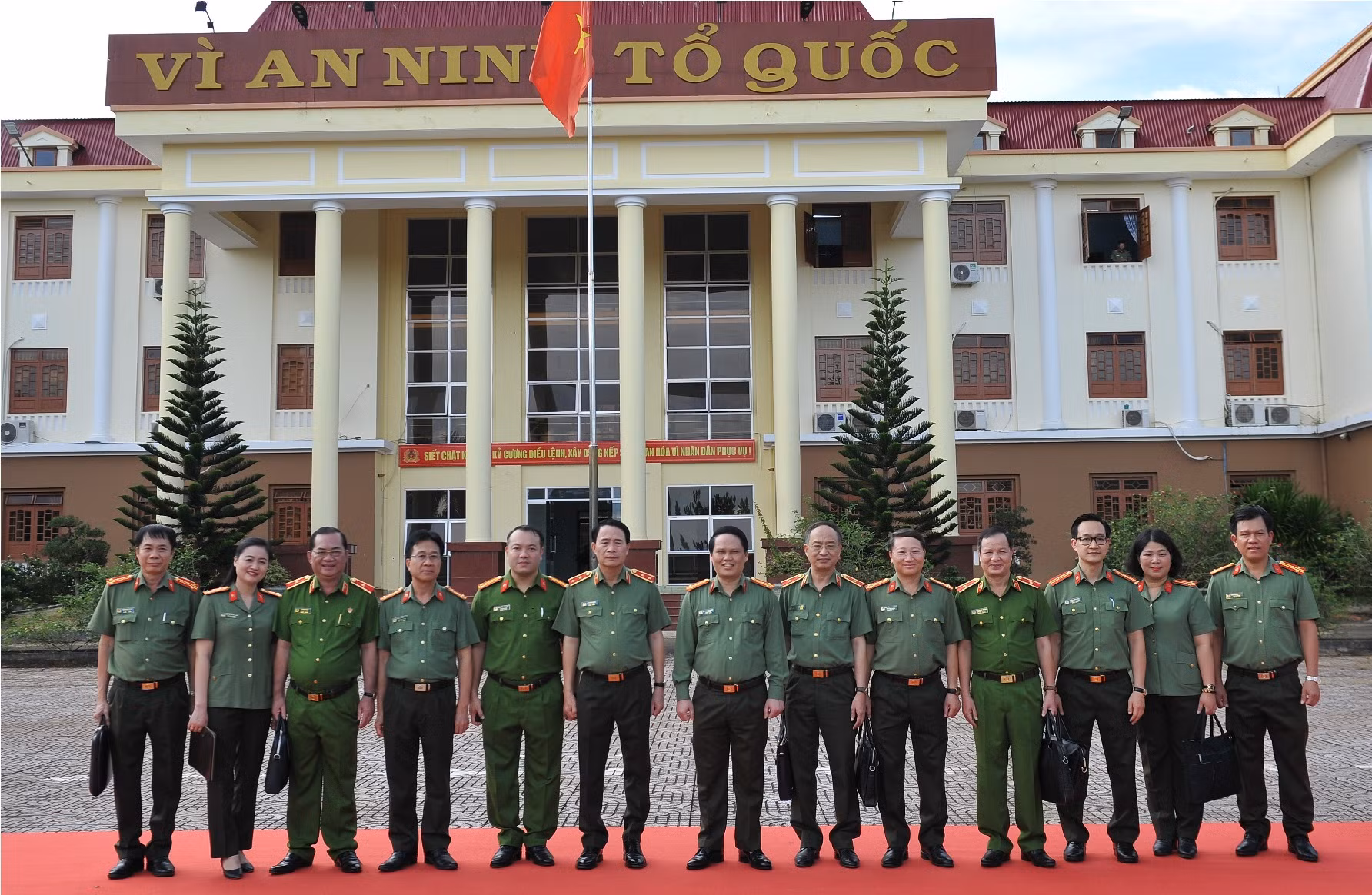 Nắm chắc tình hình, bám sát địa bàn, tăng cường các mặt công tác bảo đảm ANTT dịp cuối năm -0