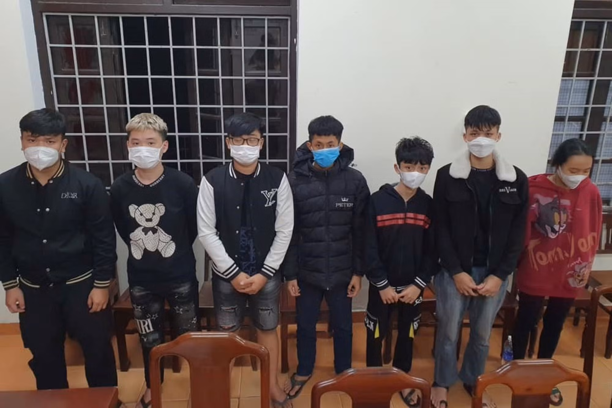 Mâu thuẫn tình cảm, nhóm thanh, thiếu niên tụ tập ẩu đả tại công viên -0