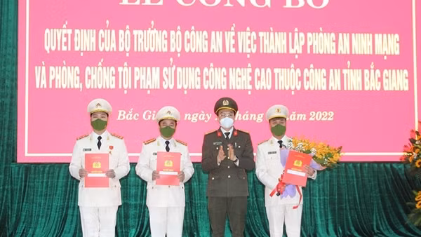 Tìm cá nhân liên quan đến việc giao dịch tiền ảo ảnh 2
