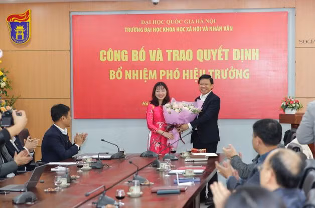 PGS.TS. Đặng Thị Thu Hương giữ chức Phó hiệu trưởng Trường ĐHKHXH&NV -0