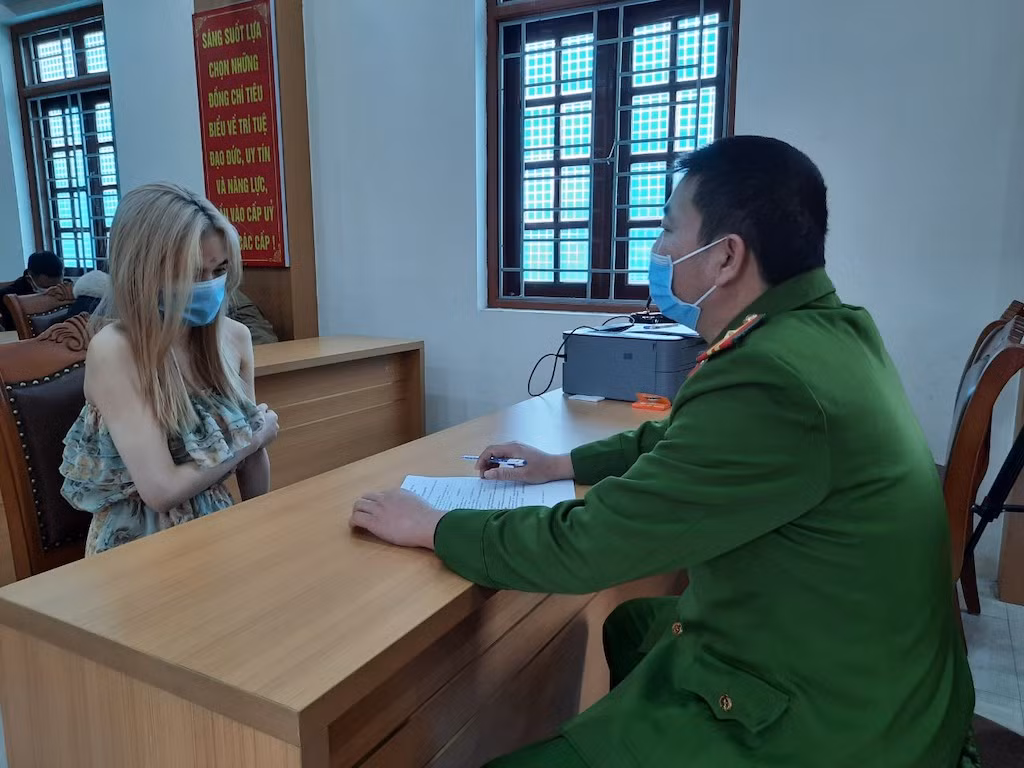 Bắt quả tang 180 đối tượng đang bay lắc tại quán K- Club -0