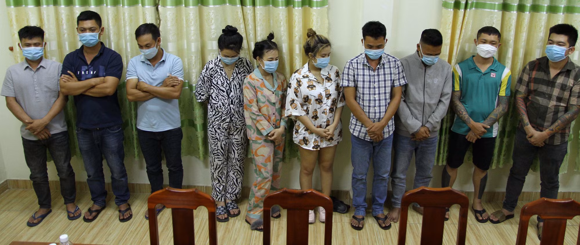 Bắt quả tang nhóm nam nữ “bay lắc” trong ngôi nhà thuê -0