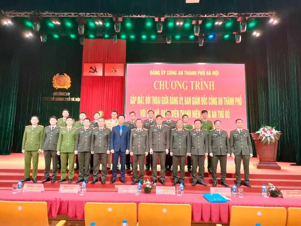 Đối thoại thẳng thắn, đầy trách nhiệm giữa các cán bộ, đoàn viên thanh niên với Đảng uỷ, Ban giám đốc Công an TP Hà Nội -0