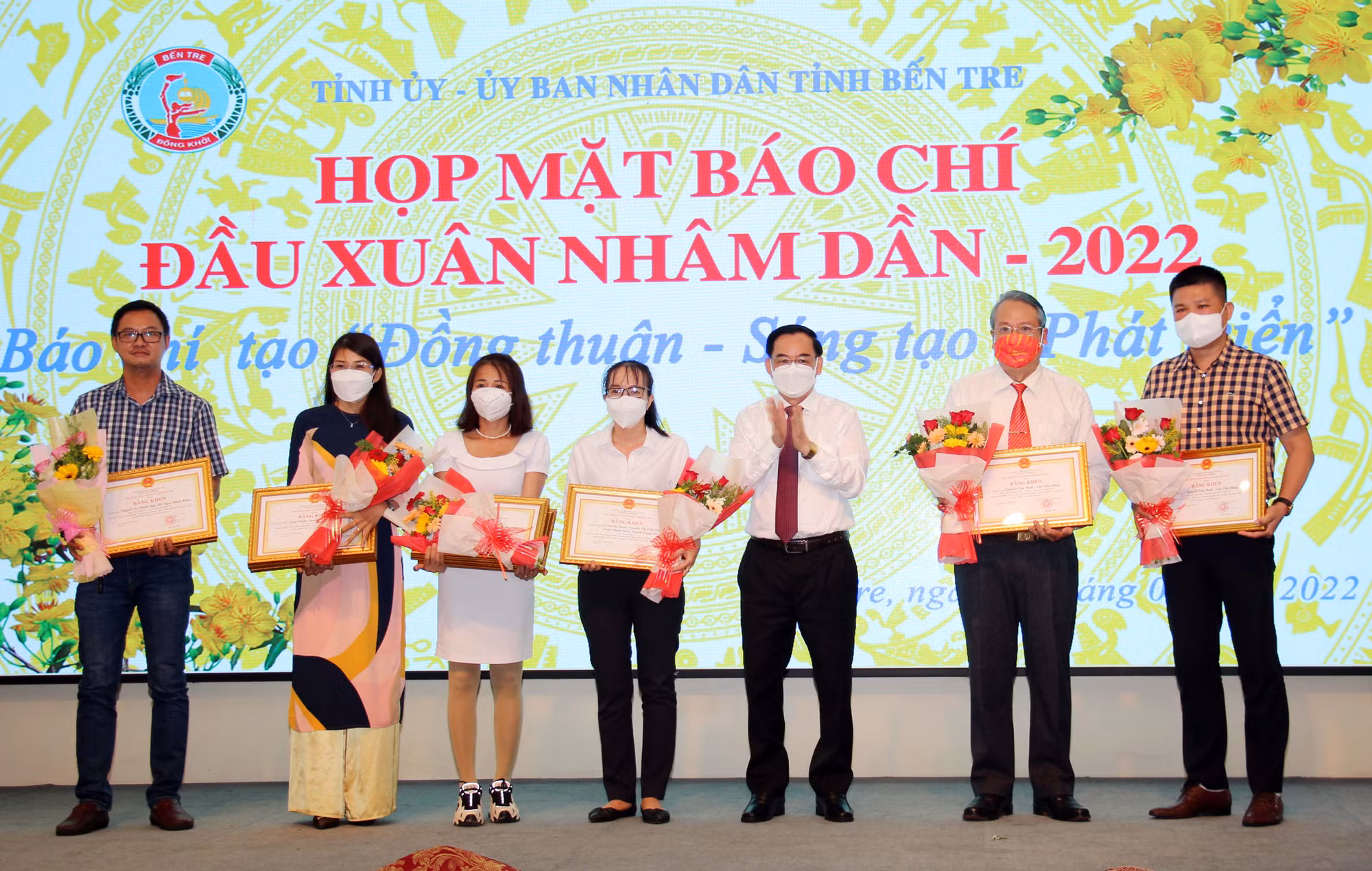 Báo chí góp phần cùng tỉnh Bến Tre thực hiện thắng lợi “mục tiêu kép” -0