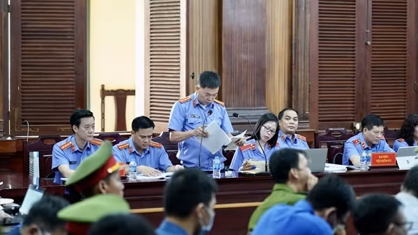 Bị đề nghị tử hình, Chủ tịch Vạn Thịnh Phát ngất xỉu
