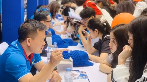 Tuyển sinh đại học năm 2024: Có nên chọn ngành “hot”?