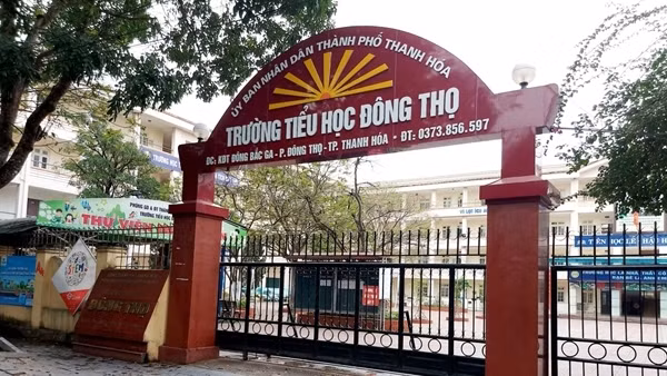 Bị tố “ăn bớt” tiền bán trú, nữ hiệu trưởng xin thôi chức