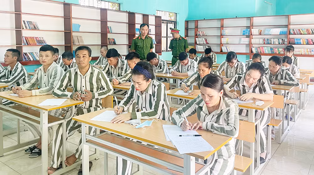 Chuẩn bị “hành trang” cho người được đề nghị đặc xá -0