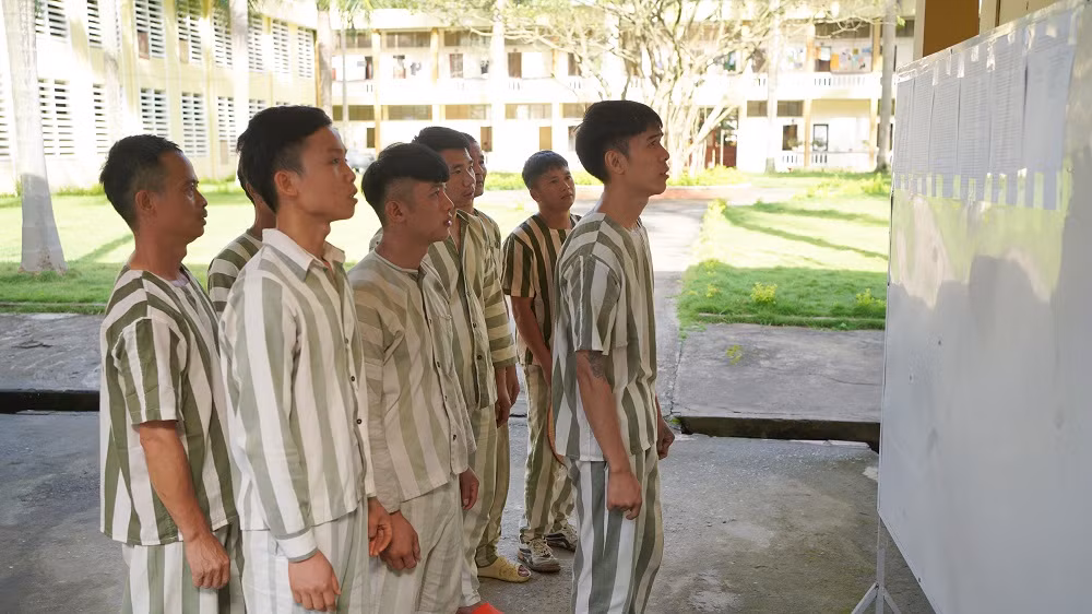 Ngóng đợi ngày về -0