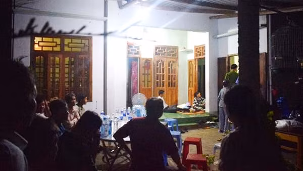 Bé gái hai tuổi tử vong bất thường tại nhà ông ngoại