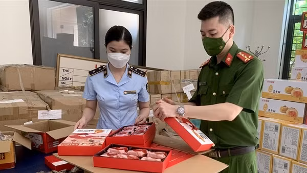 Thu giữ hàng nghìn chiếc bánh Trung thu không có nguồn gốc xuất xứ