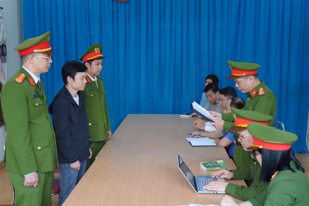 Khởi tố, bắt tạm giam cán bộ Trung tâm đăng kiểm xe cơ giới tỉnh Hà Giang -0