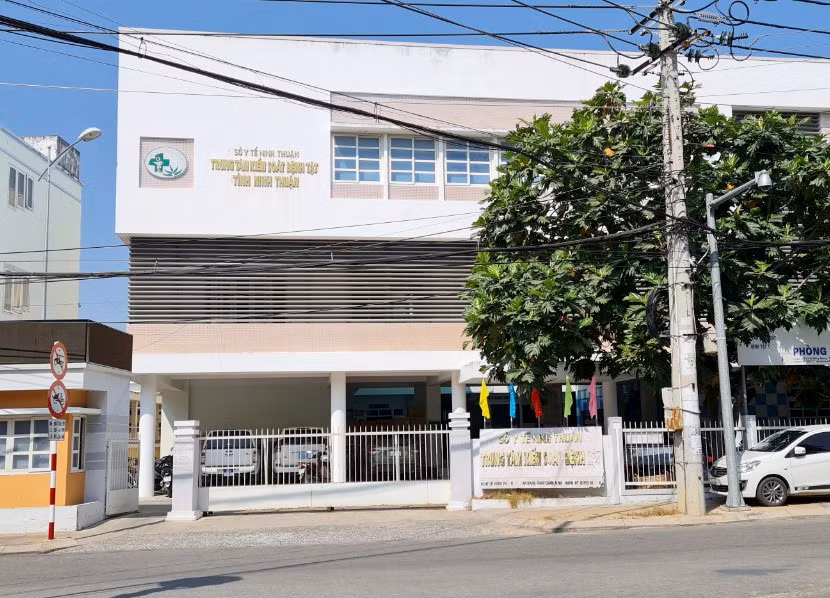 Khởi tố, bắt tạm giam hai cán bộ Trung tâm Kiểm soát bệnh tật tỉnh Ninh Thuận -0