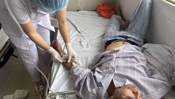 Mắc liên cầu lợn do ăn tiết canh và làm nghề giết mổ
