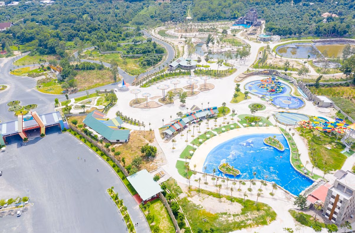 Những sắc màu “Hawai” dưới chân núi Cấm -0