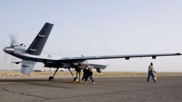 Nga, Mỹ chạy đua săn tìm xác UAV rơi trên biển Đen
