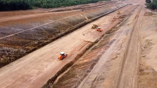 Thiếu vật liệu, cao tốc Bắc - Nam có nguy cơ chậm tiến độ